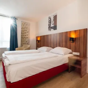4* Отель Astor